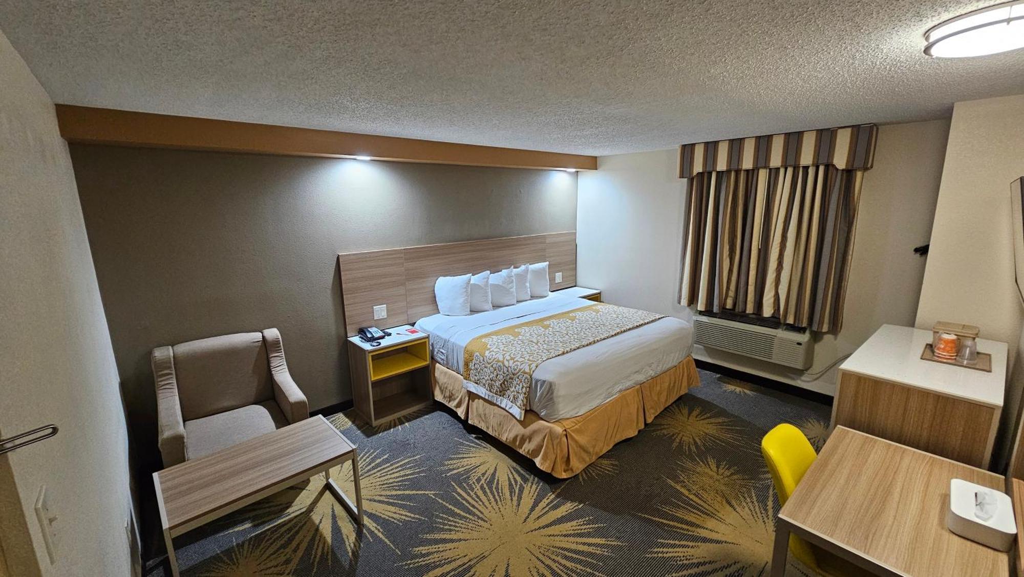 Econo Lodge Woodbridge Iselin Εξωτερικό φωτογραφία