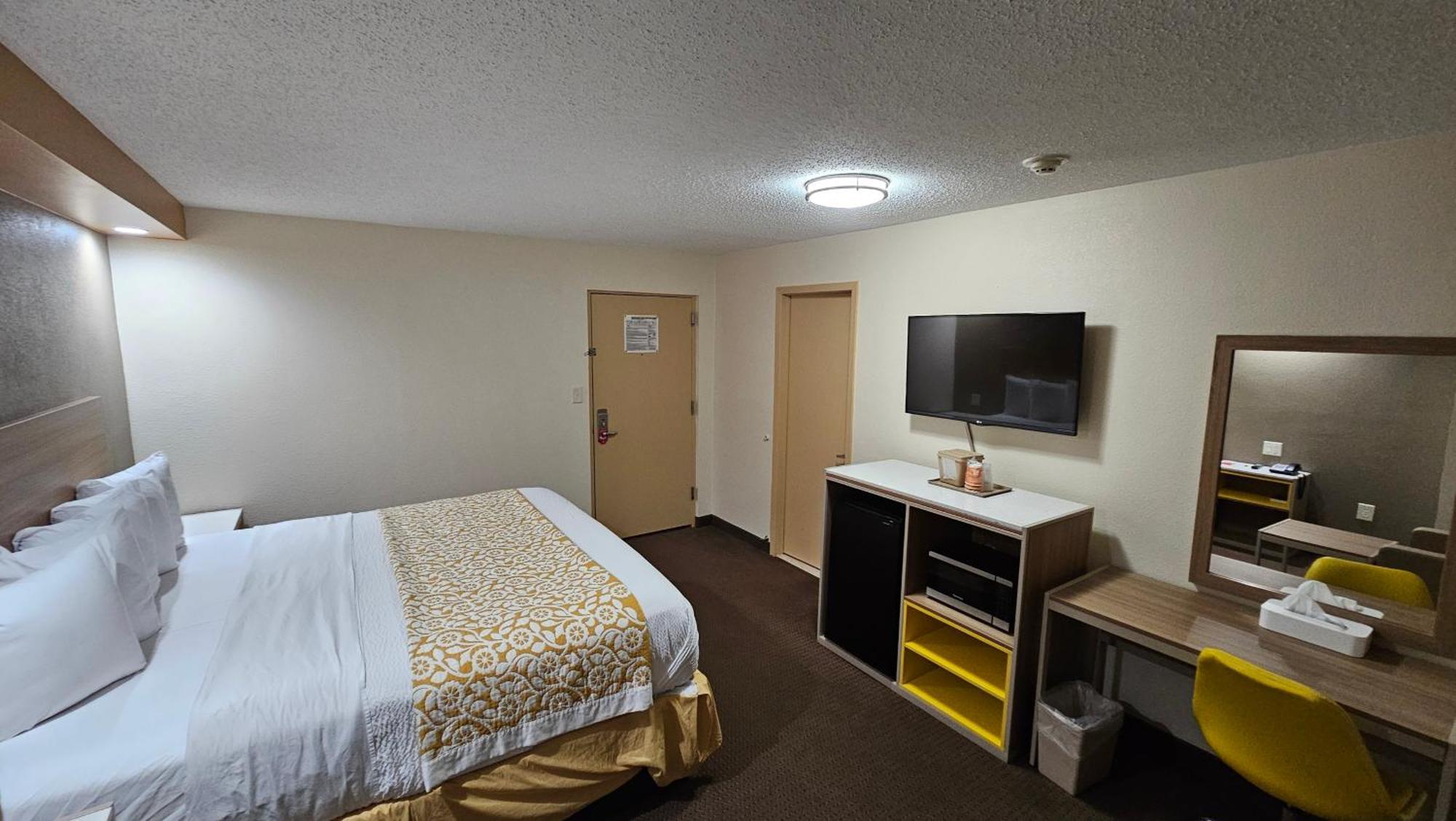 Econo Lodge Woodbridge Iselin Εξωτερικό φωτογραφία