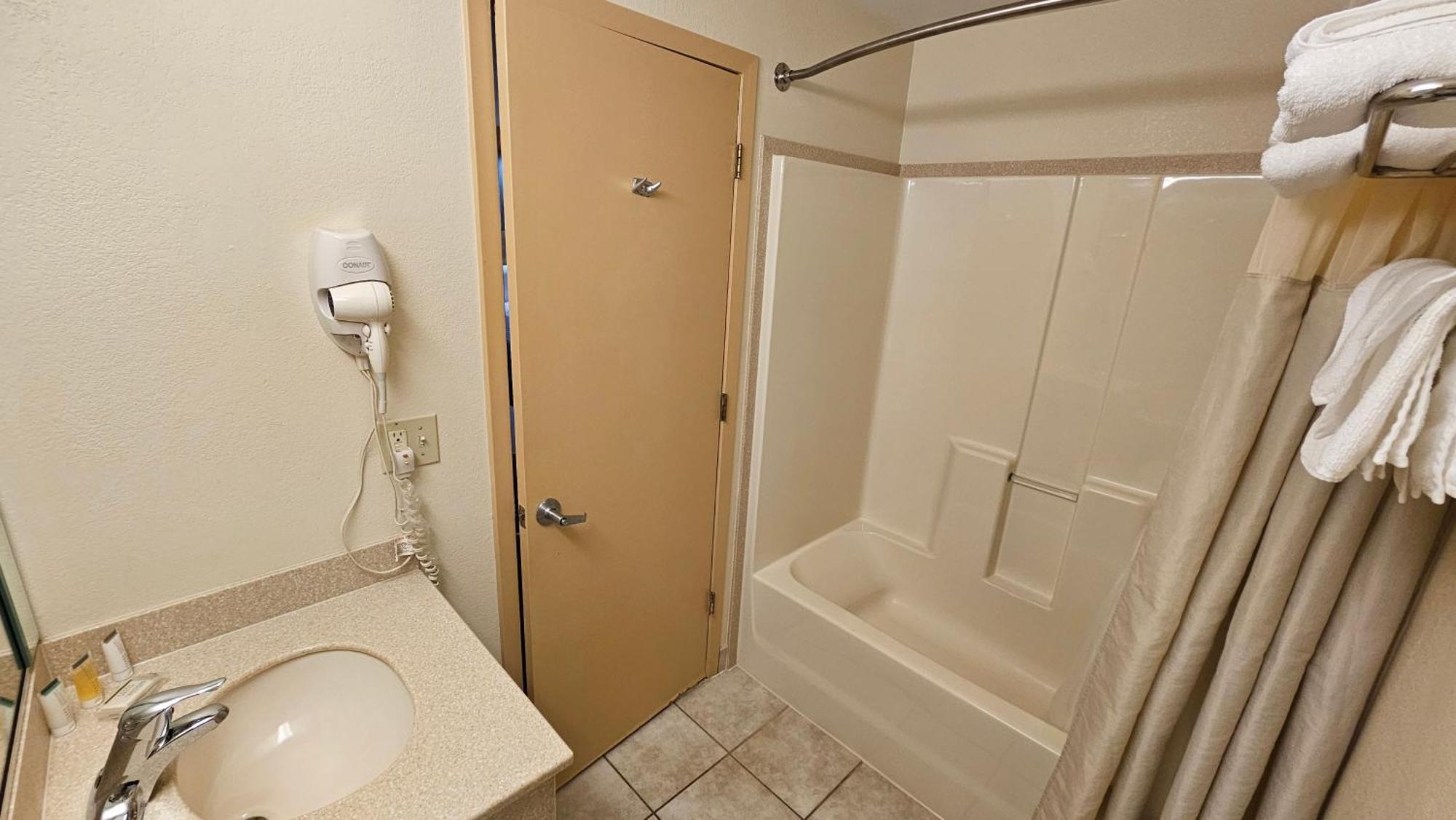 Econo Lodge Woodbridge Iselin Εξωτερικό φωτογραφία