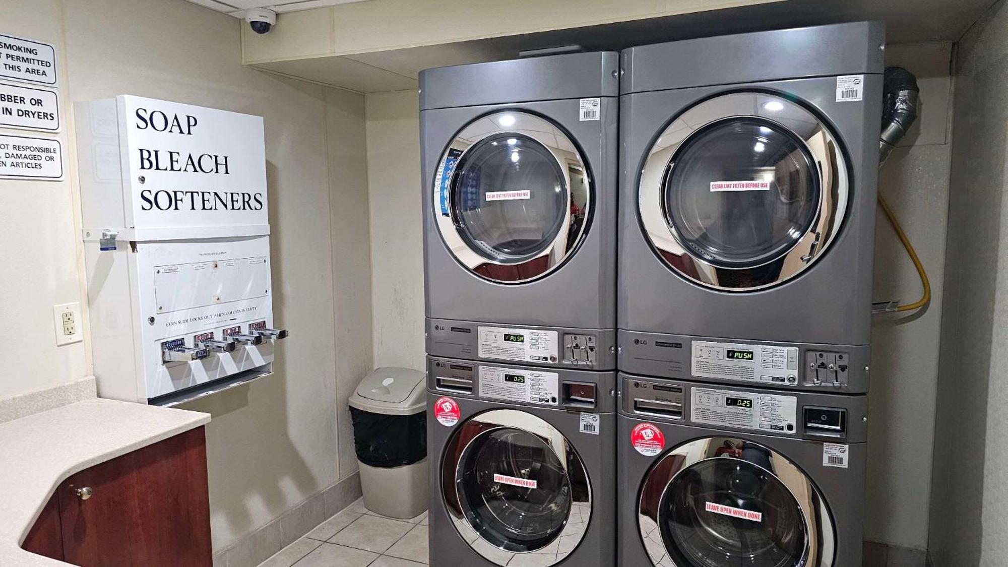 Econo Lodge Woodbridge Iselin Εξωτερικό φωτογραφία