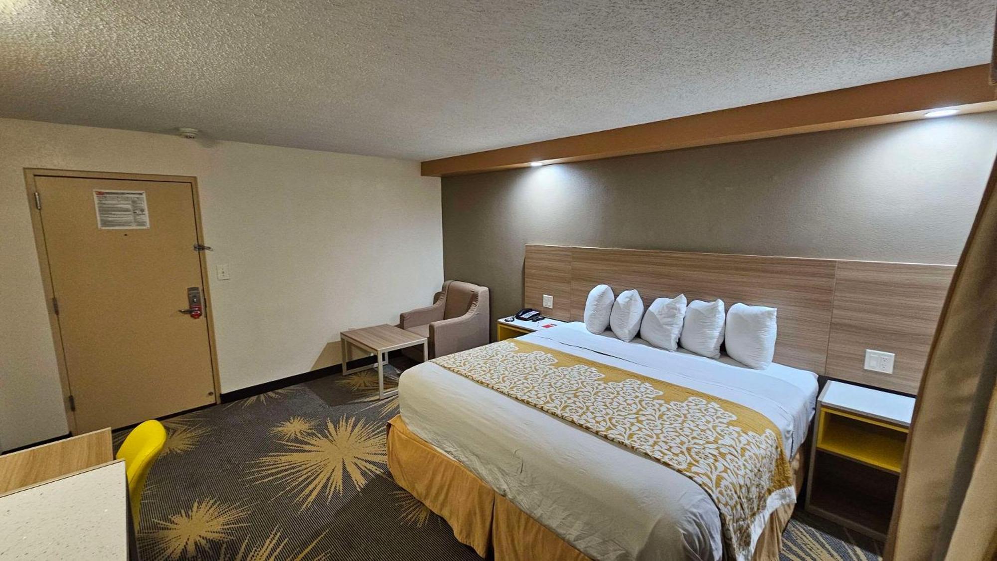 Econo Lodge Woodbridge Iselin Εξωτερικό φωτογραφία