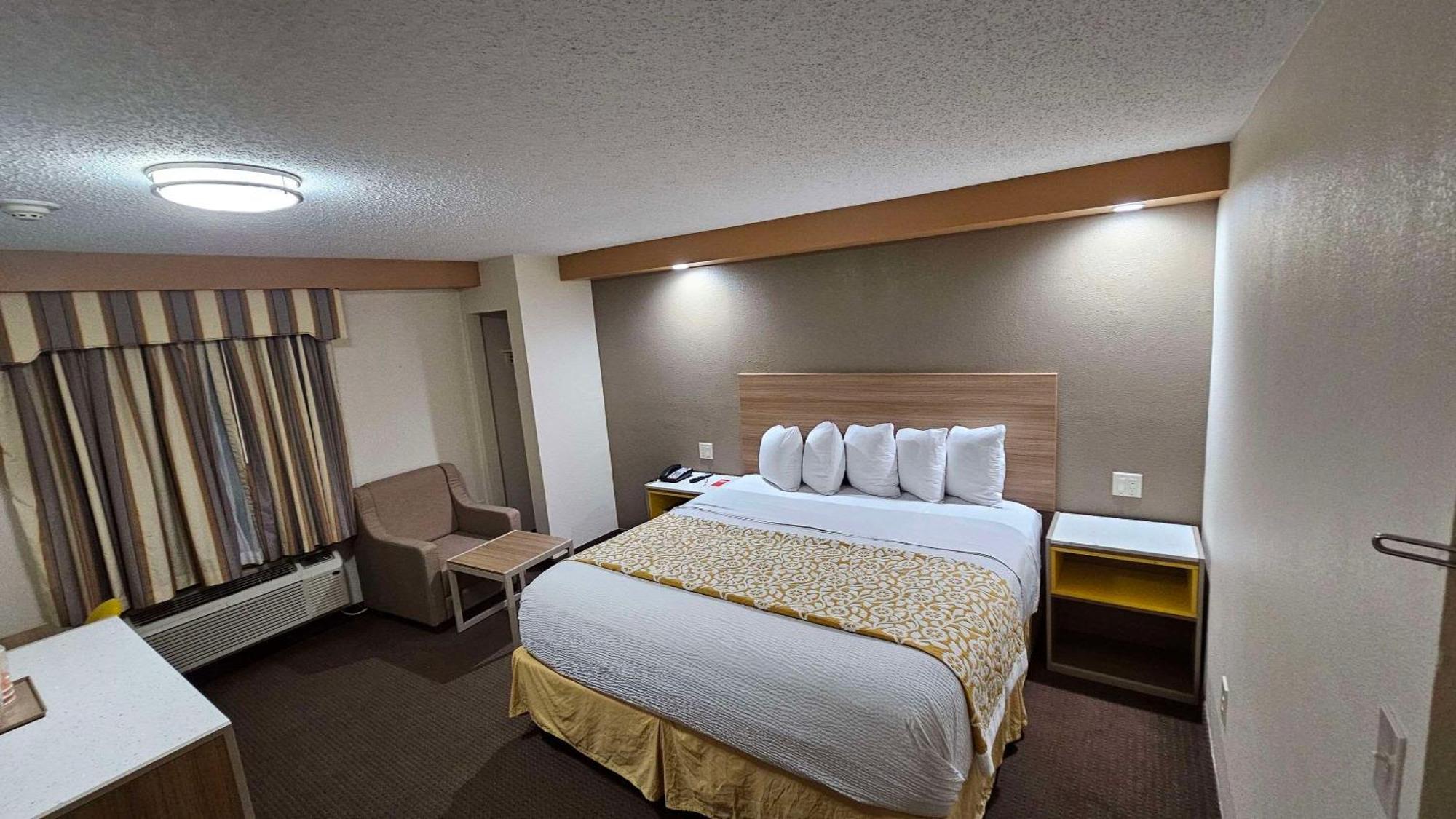 Econo Lodge Woodbridge Iselin Εξωτερικό φωτογραφία