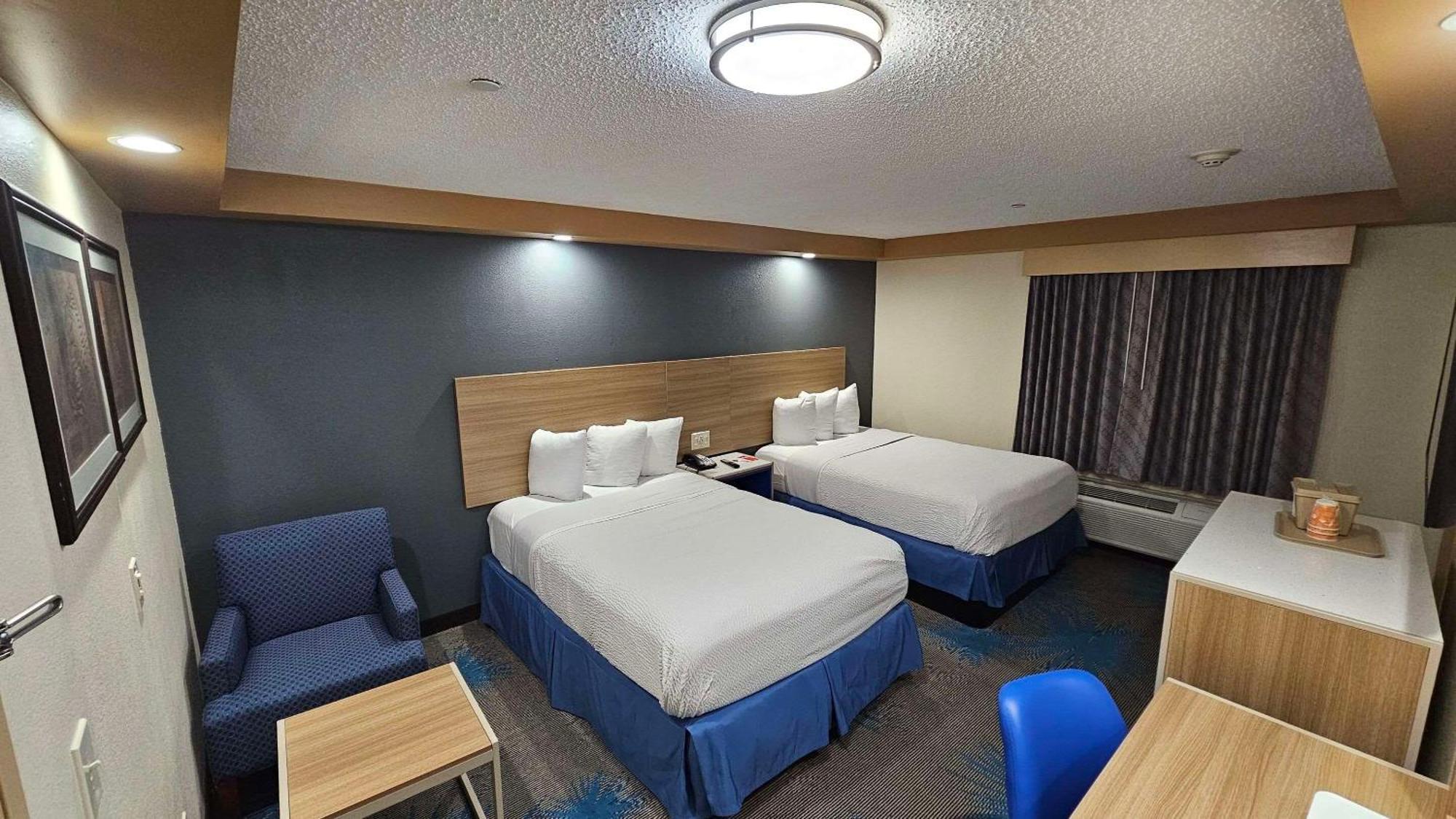 Econo Lodge Woodbridge Iselin Εξωτερικό φωτογραφία