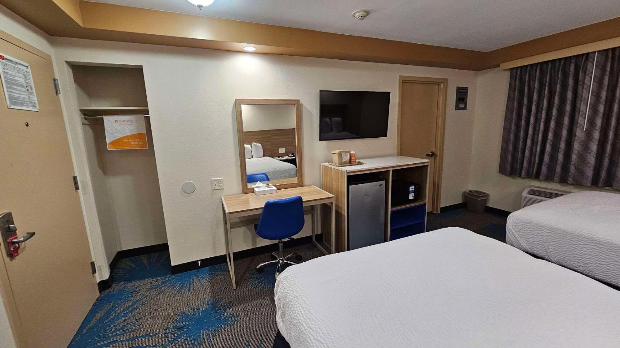 Econo Lodge Woodbridge Iselin Εξωτερικό φωτογραφία