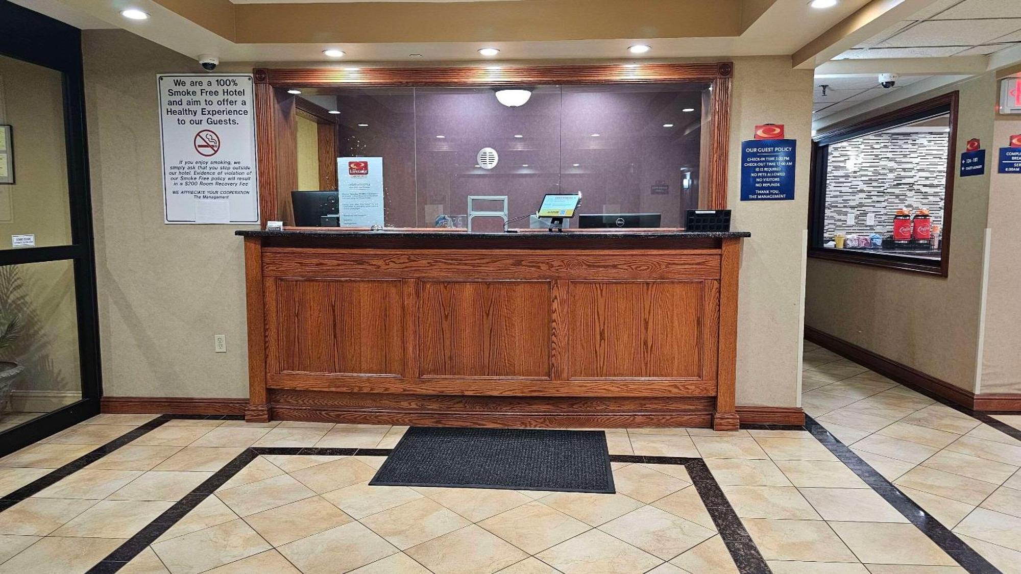Econo Lodge Woodbridge Iselin Εξωτερικό φωτογραφία
