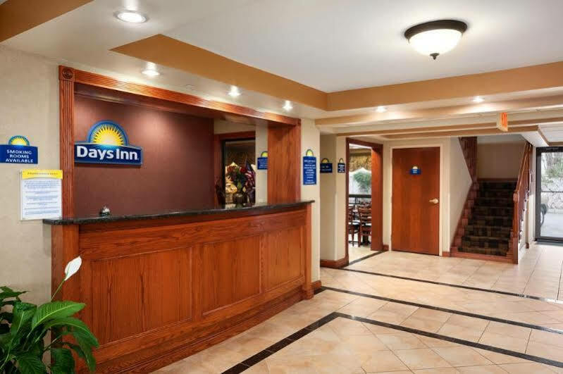 Econo Lodge Woodbridge Iselin Εξωτερικό φωτογραφία